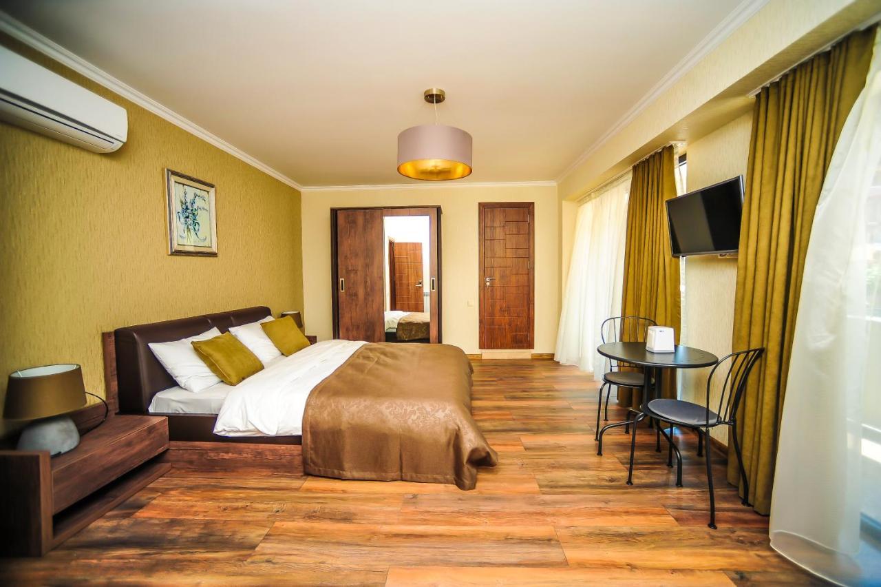 Hills Batumi Hotel Buitenkant foto